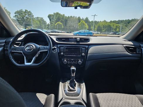 Used 2019 Nissan Rogue SV w/ Sun & Sound Touring Package AWD/4WD image 4