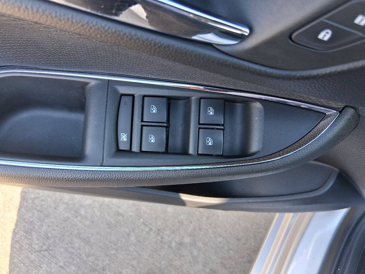 Used 2019 Chevrolet Cruze LS w/ LS Convenience Package FWD image 26