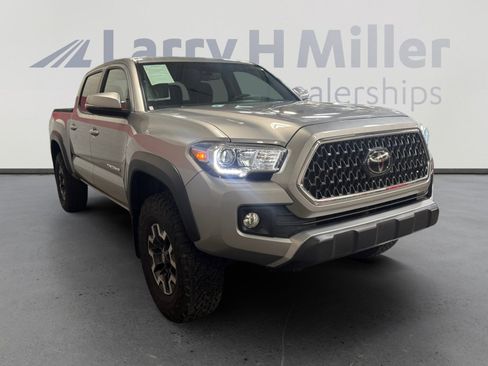 Used 2018 Toyota Tacoma TRD Off-Road image 7
