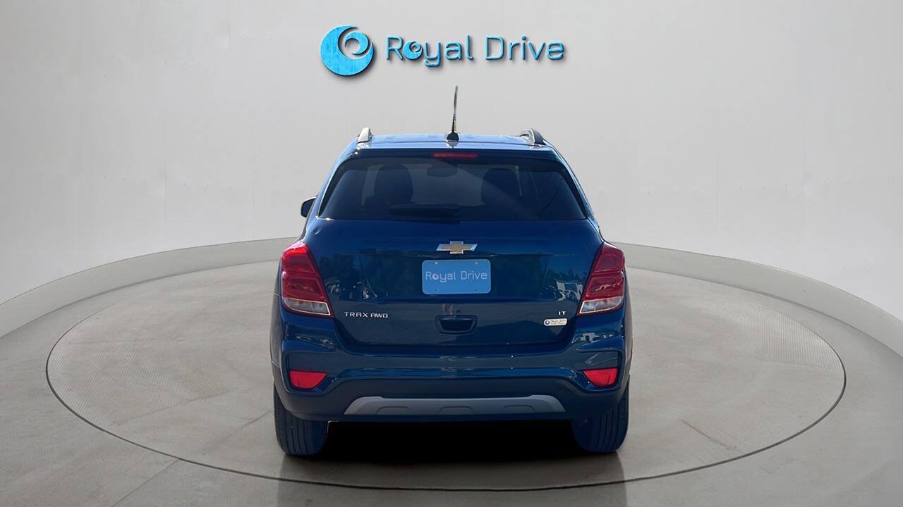 Used 2020 Chevrolet Trax LT w/ LT Convenience Package AWD/4WD image 4