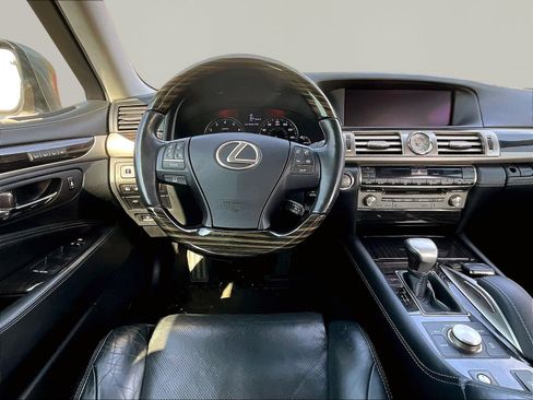 Used 2017 Lexus LS 460 AWD w/ Comfort Package image 8