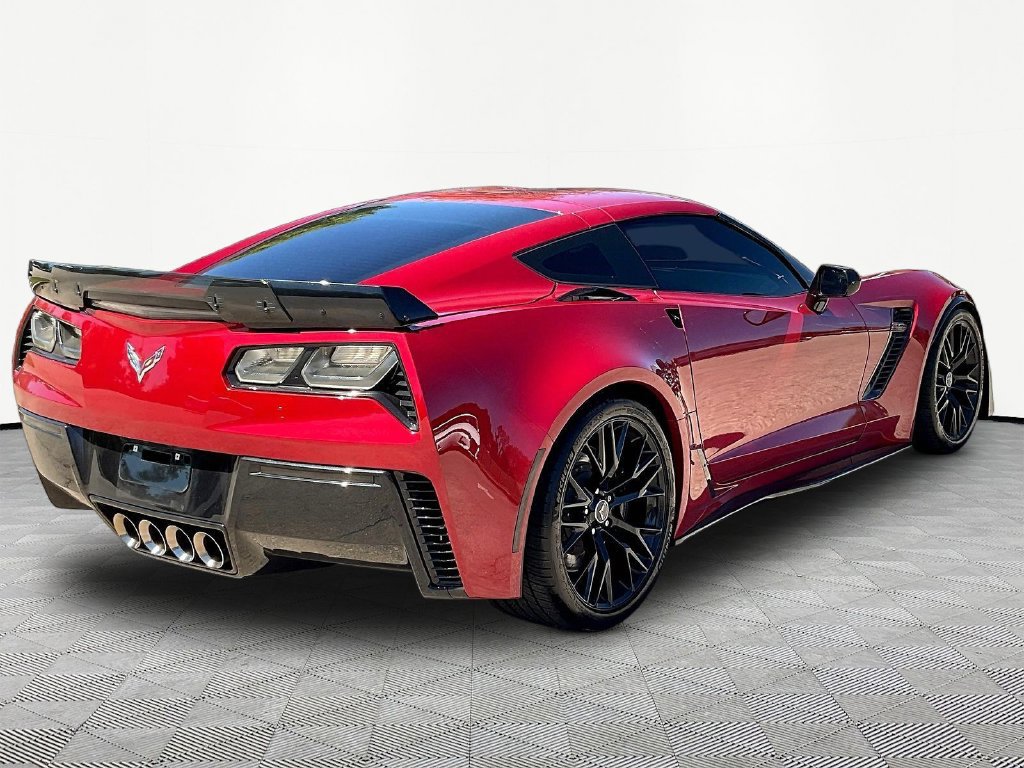 Used 2015 Chevrolet Corvette Z06 w/ 3LZ Preferred Equipment Group RWD image 6