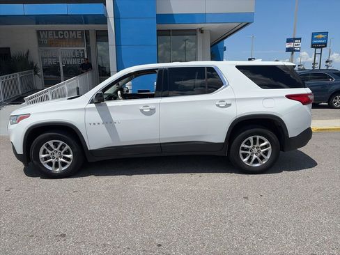 Used 2021 Chevrolet Traverse LS FWD image 7