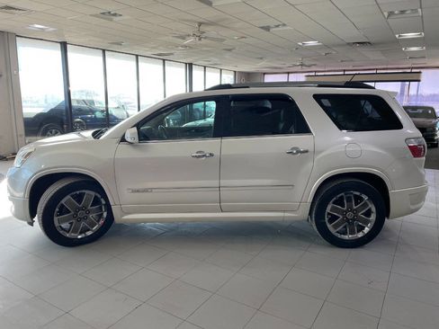 Used 2011 GMC Acadia Denali image 4