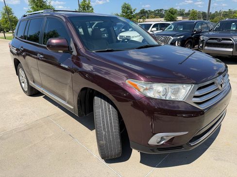 Used 2013 Toyota Highlander Limited FWD image 3