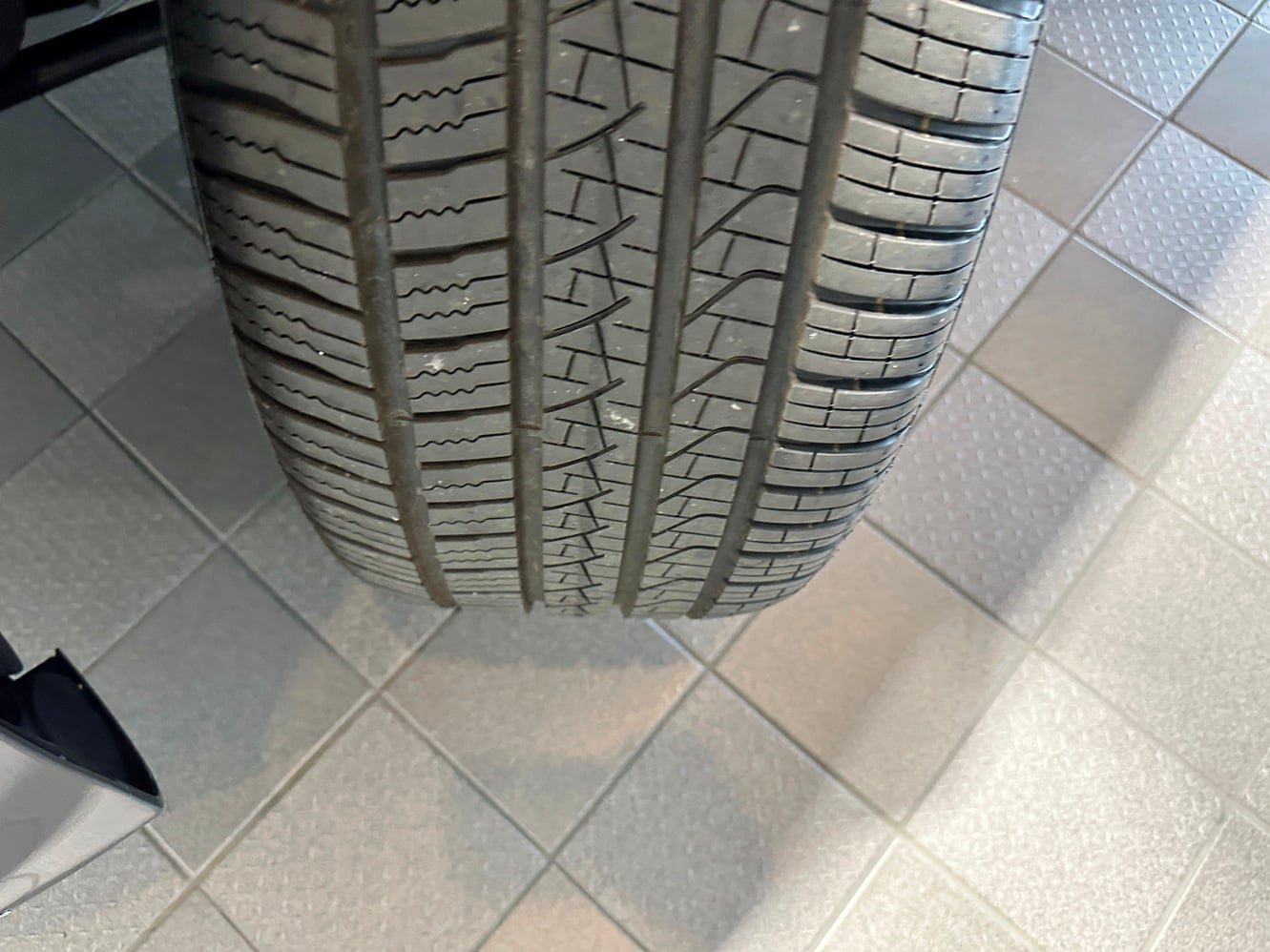 Used 2025 Mercedes-Benz GLE 350 4MATIC w/ AMG Line Exterior image 42