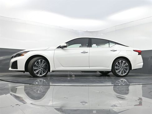 Used 2023 Nissan Altima 2.5 SL image 28