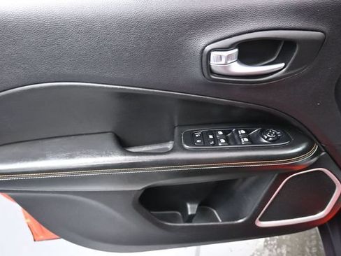 Used 2018 Jeep Compass Sport w/ Cold Weather Group AWD/4WD image 13