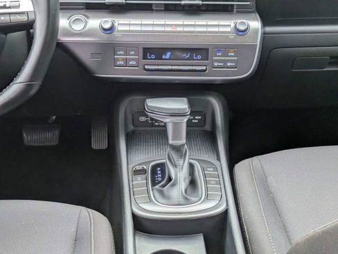Used 2025 Hyundai Kona SEL AWD/4WD image 19