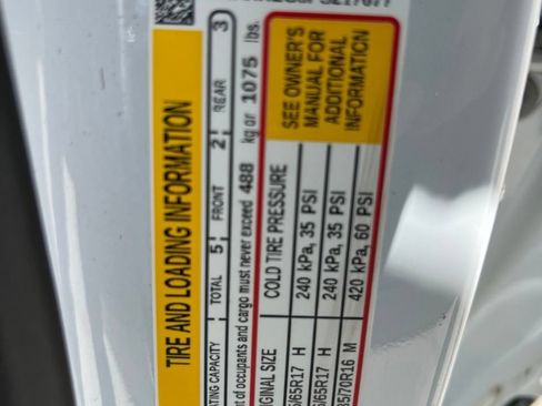 Used 2023 Chevrolet Equinox LT FWD image 27