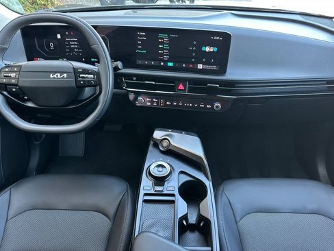 Used 2025 Kia EV6 Light w/ Light LR Technology Package RWD image 3