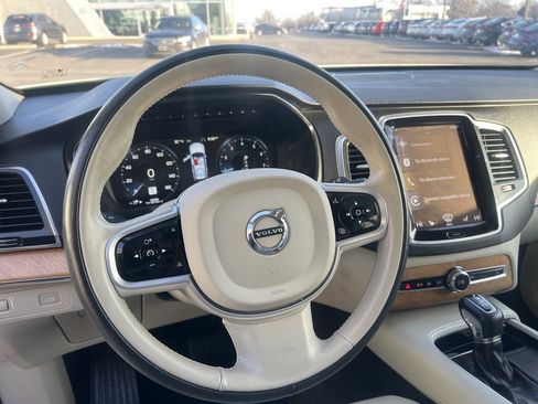 Used 2022 Volvo XC90 T6 Momentum w/ Climate Package image 7