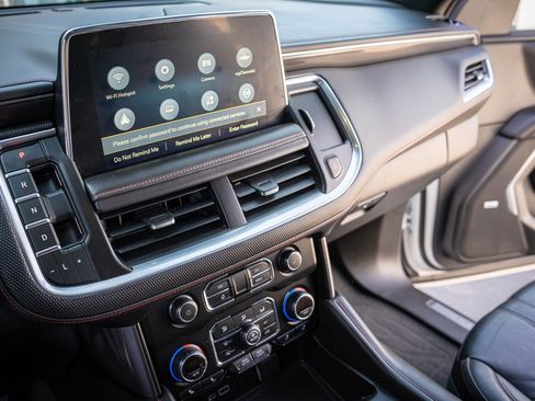 Used 2021 Chevrolet Suburban RST w/ Luxury Package image 20