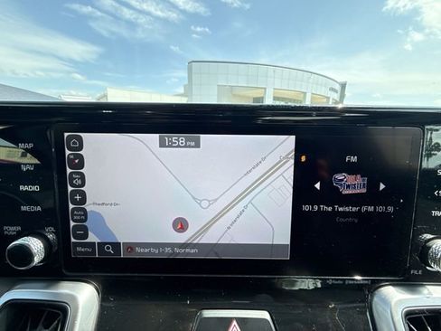 Used 2023 Kia Sorento S w/ Panoramic Sunroof Package image 18