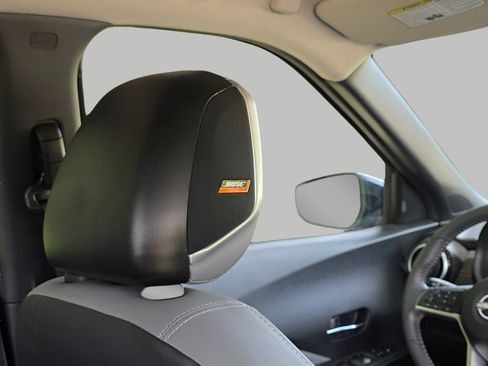 Used 2023 Nissan Kicks SR w/ SR Premium Package FWD image 10