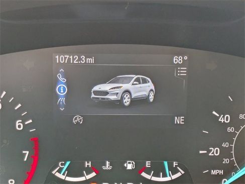 Used 2020 Ford Escape SE image 31