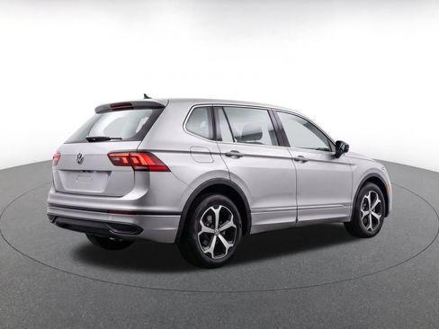 Used 2026 Volkswagen Tiguan SE FWD image 7