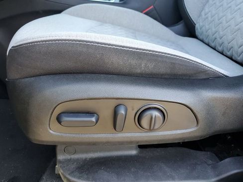 Used 2023 Chevrolet Equinox LS w/ LS Convenience Package image 15