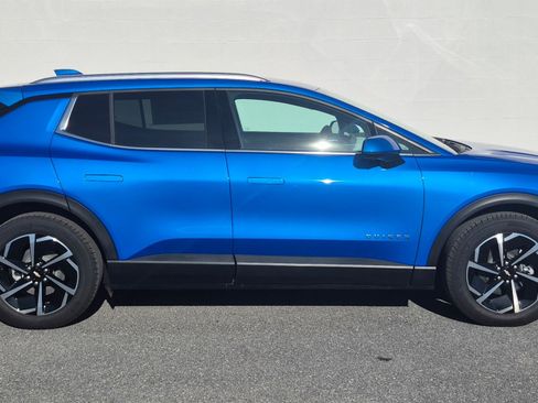 New 2026 Chevrolet Equinox EV LT image 6