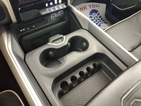 Used 2019 RAM 1500 Laramie AWD/4WD image 21