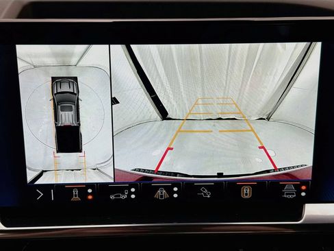 Used 2025 Chevrolet Silverado 1500 LT Trail Boss w/ Convenience Package II AWD/4WD image 15