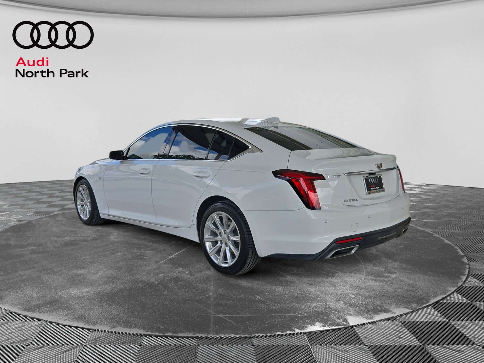 Used 2023 Cadillac CT5 Luxury w/ Cold Weather Package RWD image 3