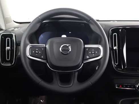 Certified 2026 Volvo XC40 B5 Plus AWD/4WD image 8