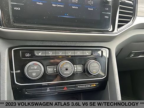 Used 2023 Volkswagen Atlas SE w/ Black Wheel Package AWD/4WD image 35