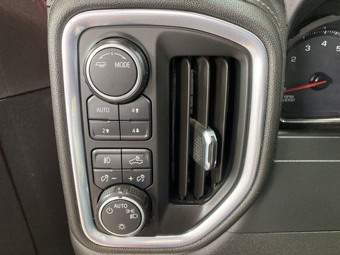 Used 2021 Chevrolet Silverado 2500 LT w/ Convenience Package image 40