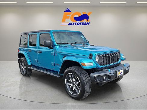 Used 2024 Jeep Wrangler Unlimited w/ Convenience Group AWD/4WD image 7