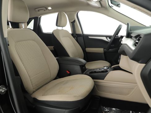 Used 2020 Ford Escape SE image 21