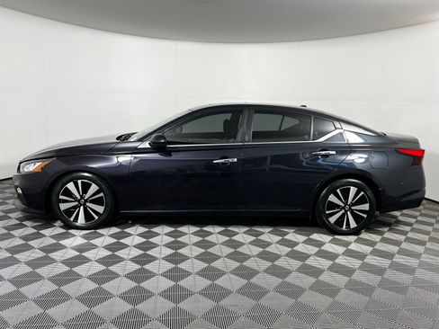 Used 2022 Nissan Altima 2.5 SV w/ SV Premium Package FWD image 8