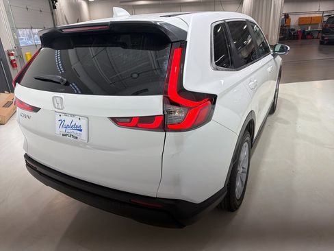 Used 2025 Honda CR-V EX image 8