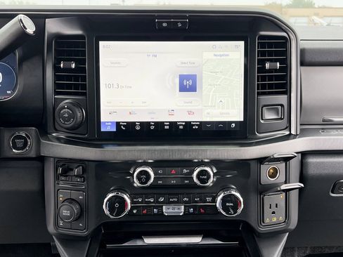 Used 2025 Ford F250 Platinum image 23