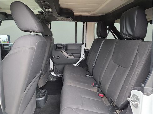 Used 2018 Jeep Wrangler Unlimited Sport AWD/4WD image 10