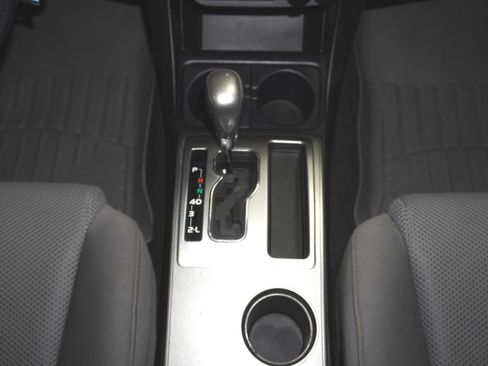 Used 2015 Toyota Tacoma 4x4 Access Cab V6 w/ TRD Sport Package image 16