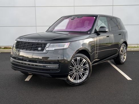 Used 2023 Land Rover Range Rover SE image 1