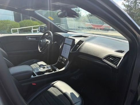 Used 2024 Ford Edge ST-Line w/ Class II Trailer Tow Package AWD/4WD image 10