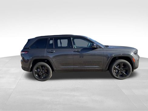 New 2025 Jeep Grand Cherokee image 5