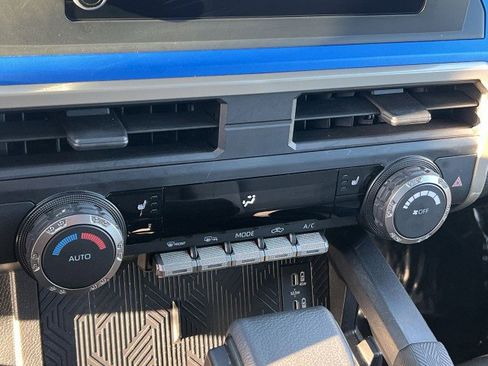 Used 2025 Toyota Tacoma TRD Off-Road image 17