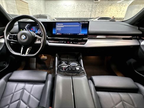 Used 2026 BMW 530i w/ M Sport Package RWD image 17