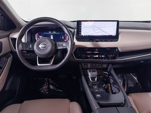 Certified 2024 Nissan Rogue SL FWD image 17