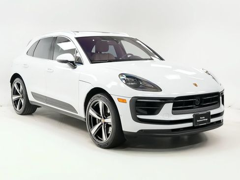 Certified 2026 Porsche Macan S AWD/4WD image 7