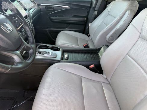 Used 2023 Honda Passport EX-L image 12