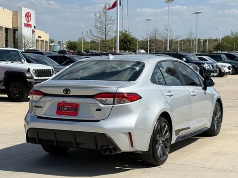 Used 2025 Toyota Corolla SE image 4