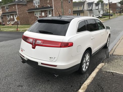 Used 2012 Lincoln MKT AWD/4WD image 5