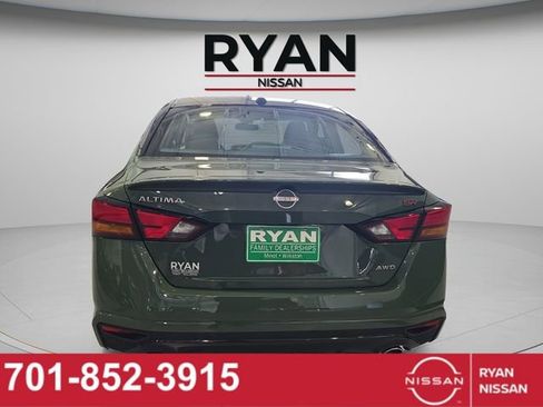 New 2026 Nissan Altima 2.5 SR w/ SR Premium Package AWD/4WD image 16