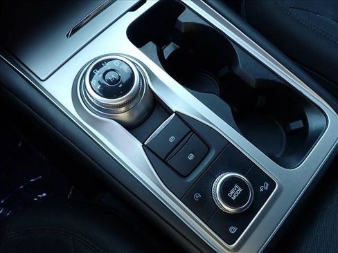 Used 2020 Ford Explorer XLT AWD/4WD image 18