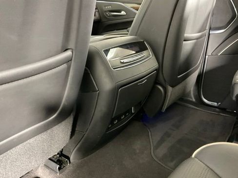 Used 2024 Cadillac Escalade Premium Luxury w/ Performance Package image 15