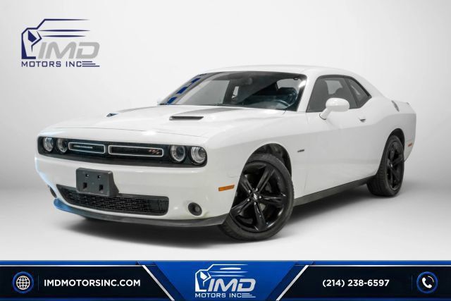 Used 2017 Dodge Challenger R/T RWD image 1